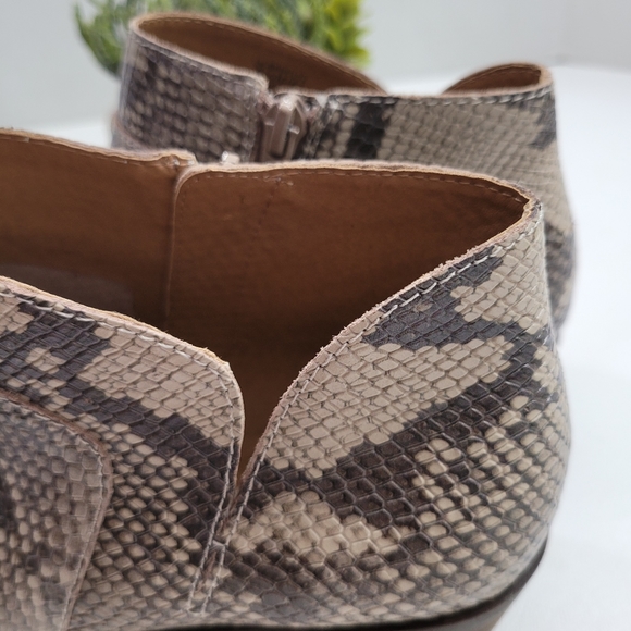 NWT Lucky Brintly Leather Waterproof Bootie 9.5 - Picture 10 of 11